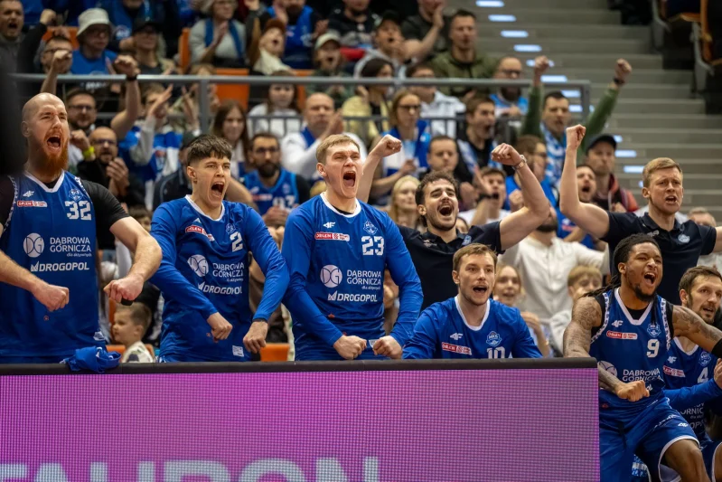 Derby Śląska dla MKS Dąbrowa Górnicza. Emocje w Arenie Gliwice i zwycięstwo 90:80